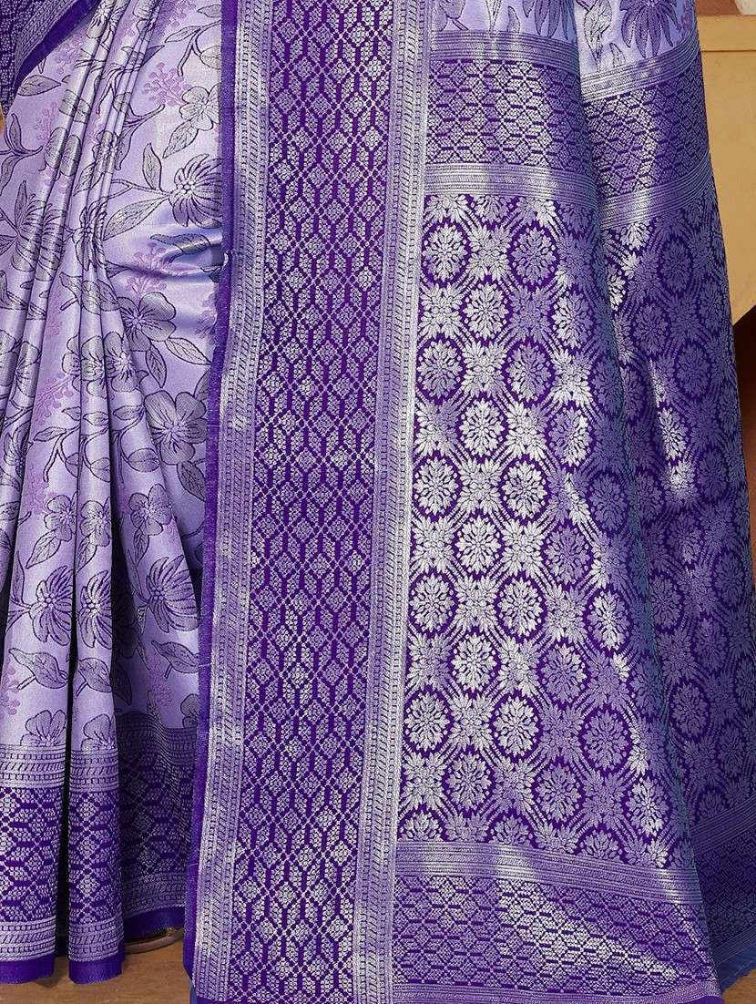 women self design banarasi saree with blouse - 22041732 -  Standard Image - 4