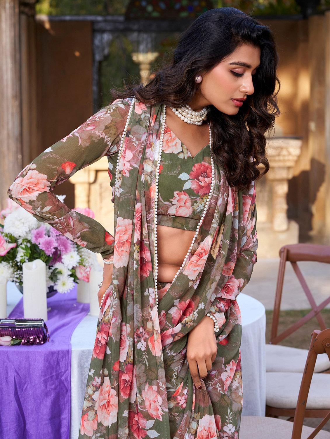 women printed casual wear saree with blouse - 22041740 - Standard Image - 4