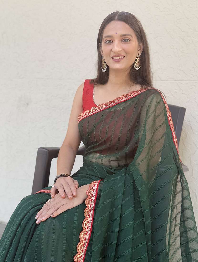 women striped bordered saree with blouse - 22041751 - Standard Image - 4