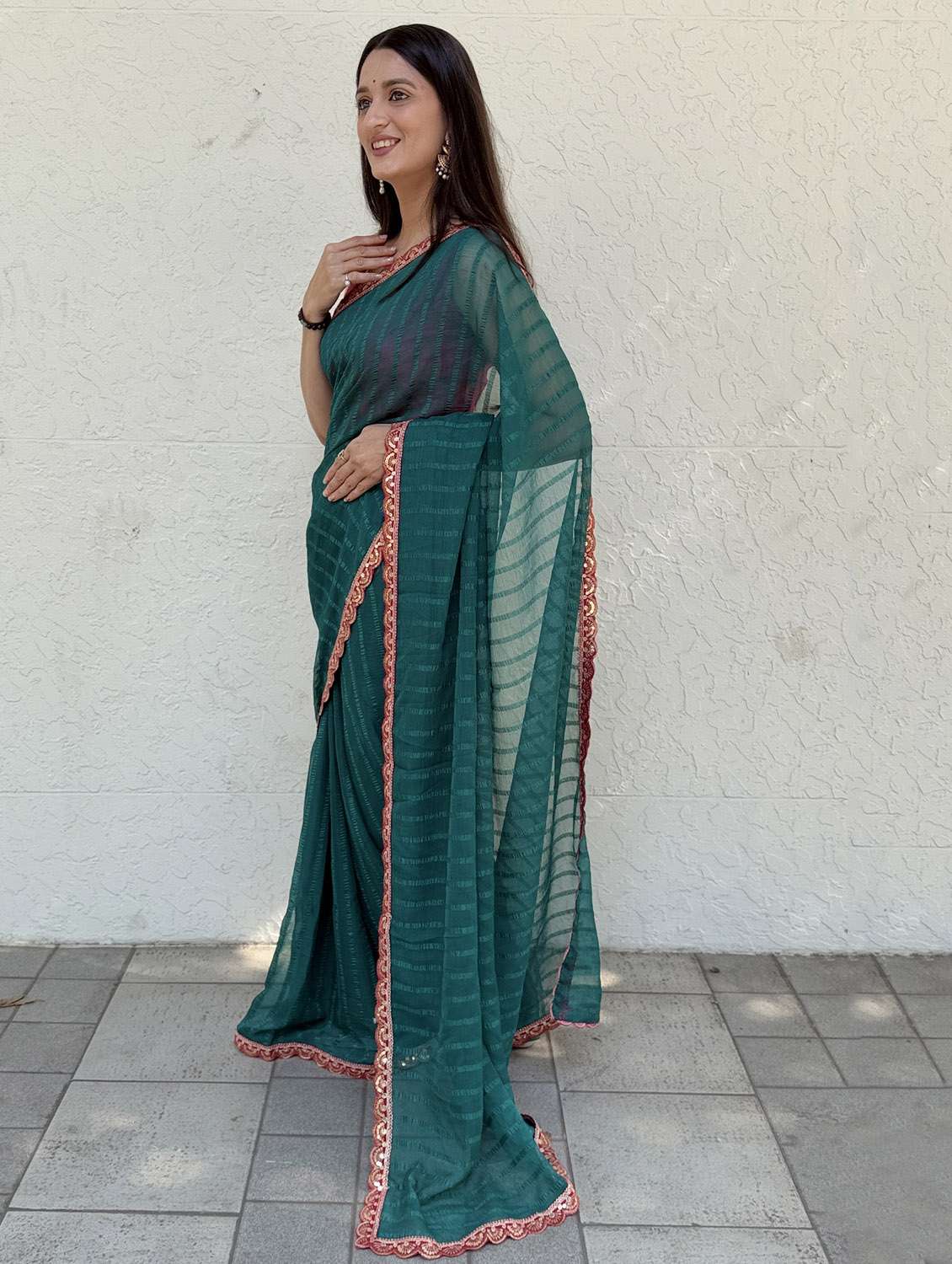 women striped bordered saree with blouse - 22041752 - Standard Image - 1