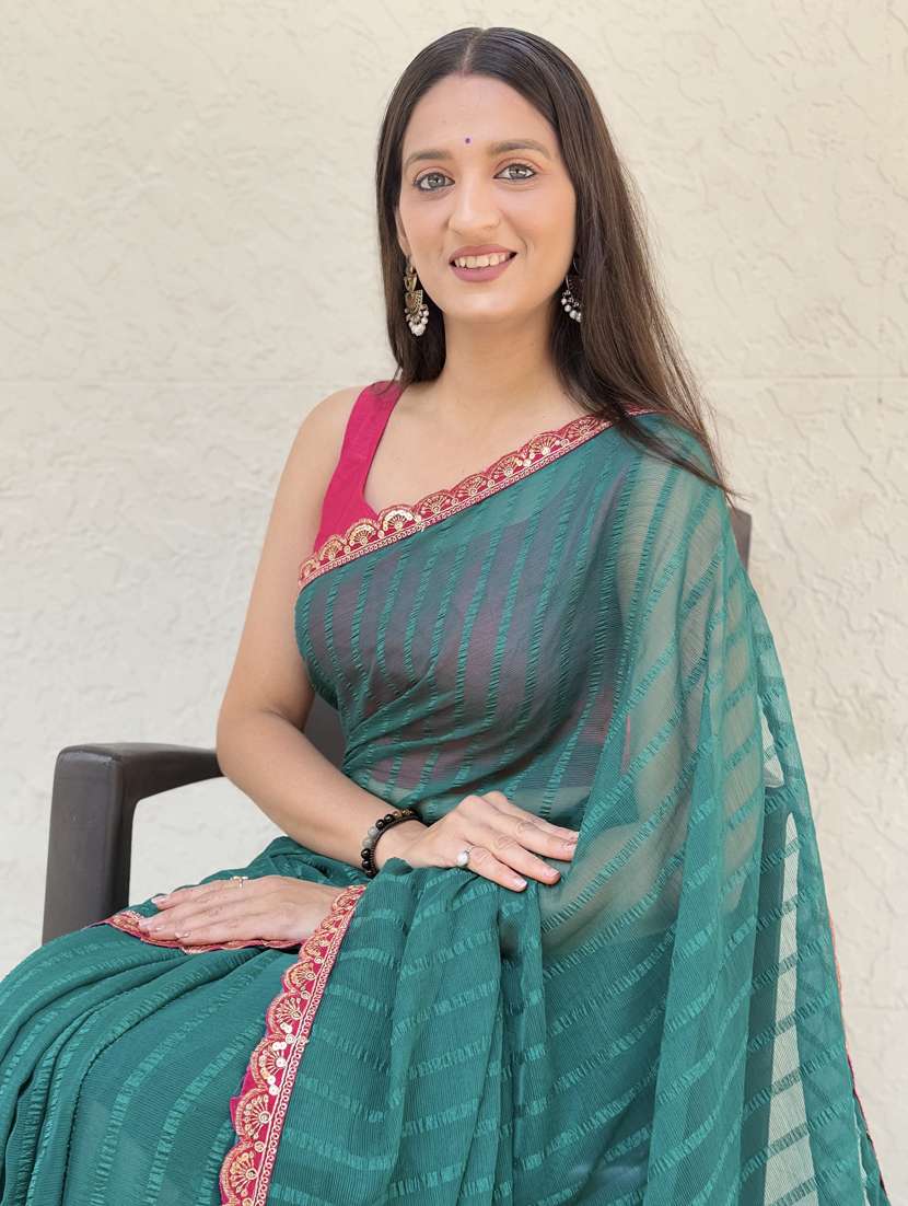 women striped bordered saree with blouse - 22041752 - Standard Image - 4