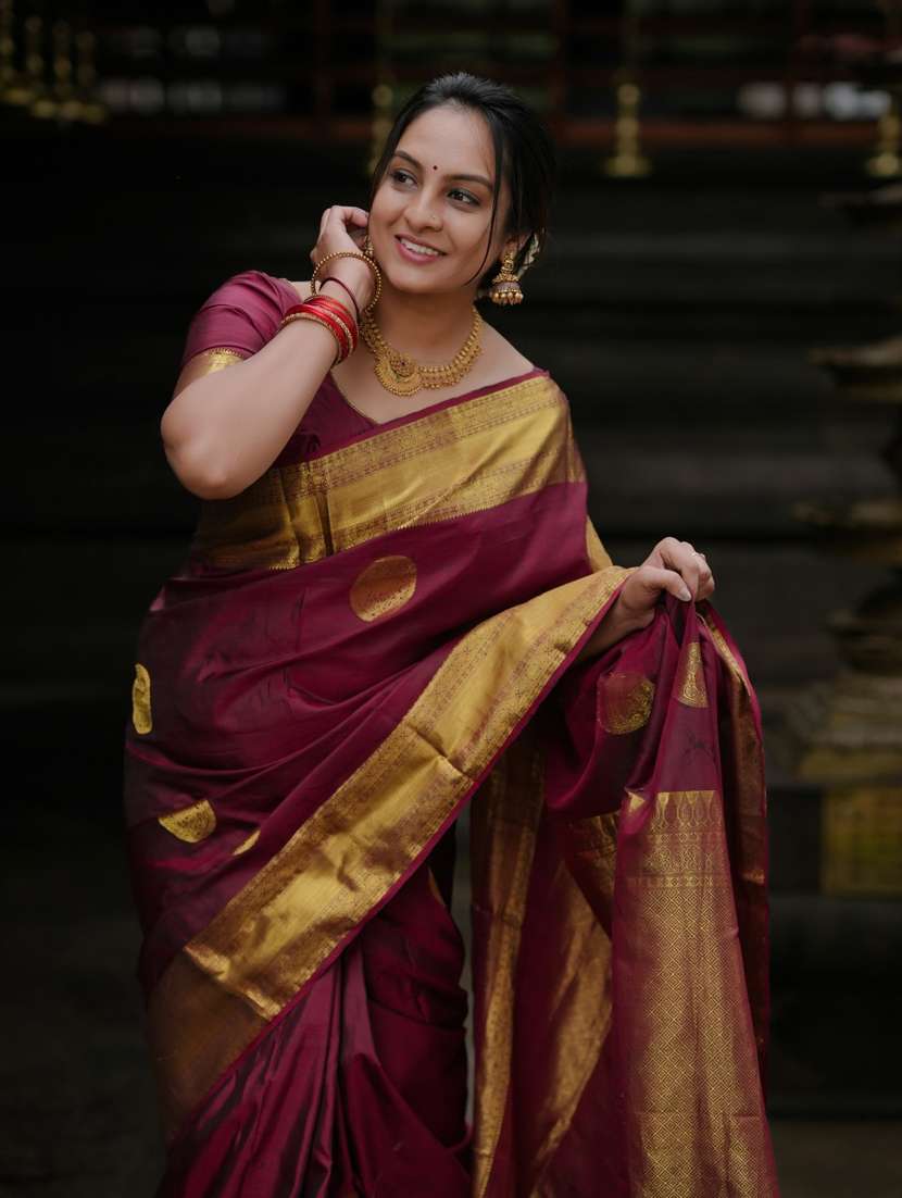 women self design banarasi saree with blouse - 22041767 - Standard Image - 1