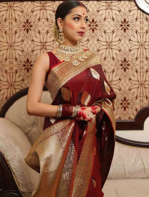 women self design banarasi saree with blouse - 22041770 -  Standard Image - 4
