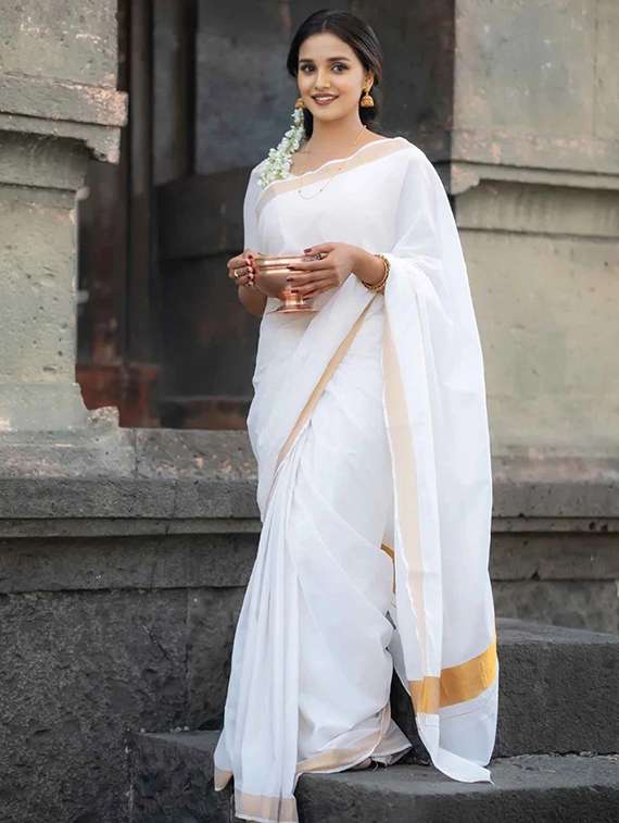 women solid with bordered saree with blouse - 22041777 - Zoom Image - 0
