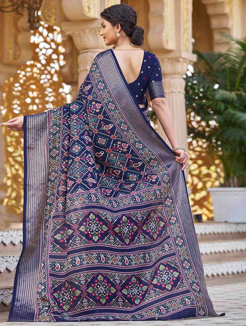 women printed bordered saree with blouse - 22041782 - Standard Image - 4