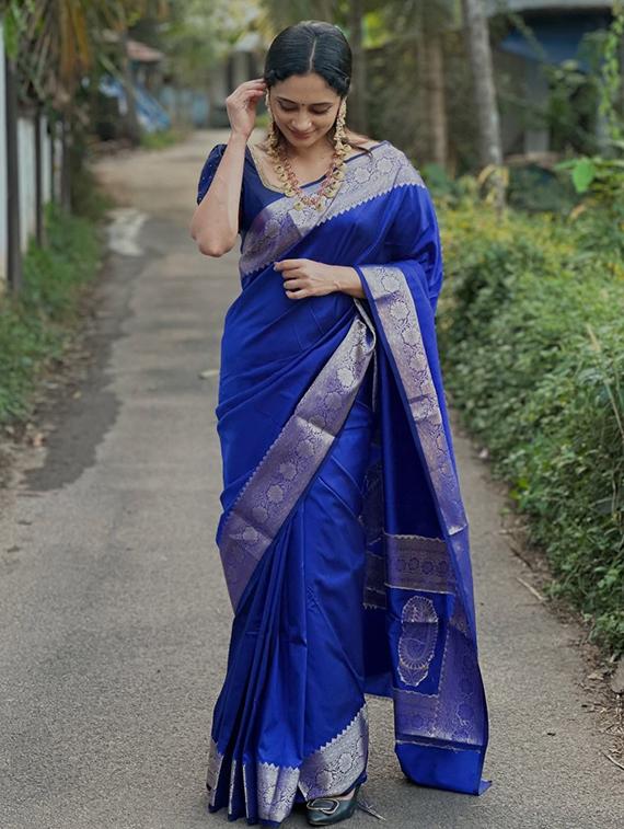 women solid with bordered saree with blouse - 22041786 - Standard Image - 1
