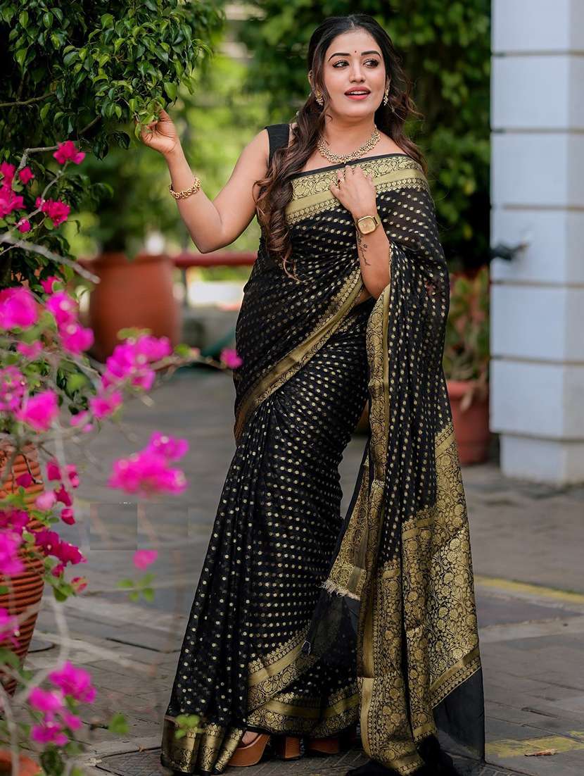 women self design banarasi saree with blouse