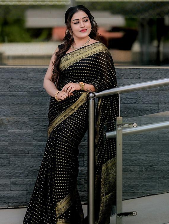 women self design banarasi saree with blouse - 22041787 - Standard Image - 4