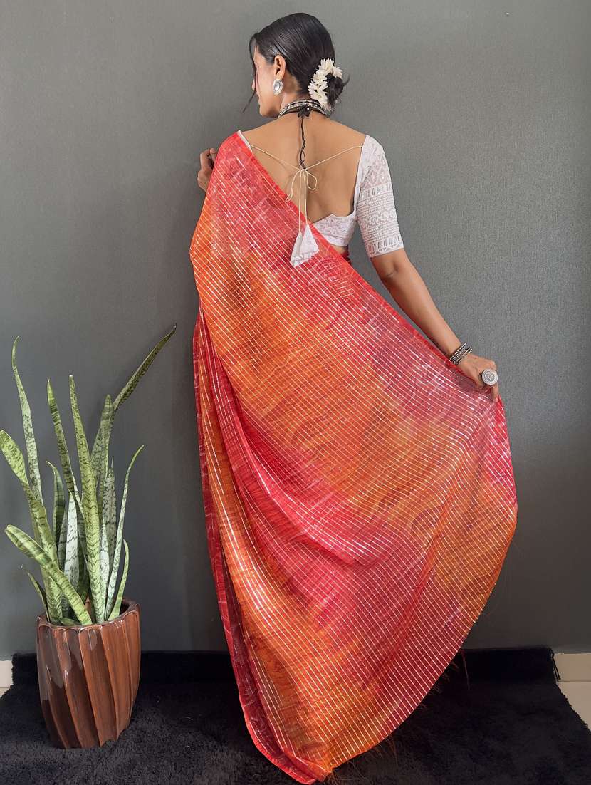 women printed casual wear saree with blouse - 22041792 - Standard Image - 4