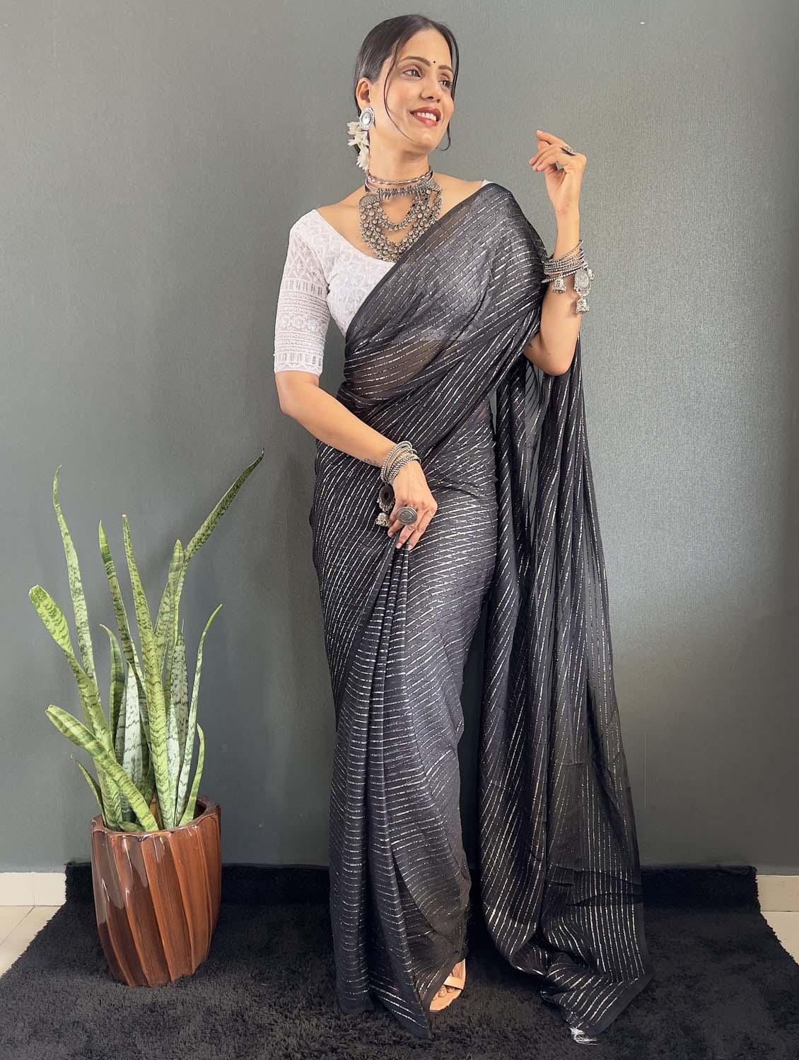 women striped printed saree with blouse - 22041795 - Standard Image - 1