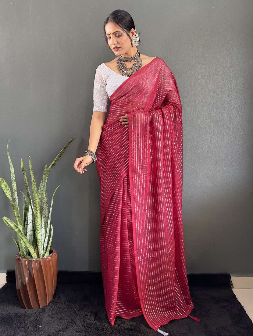 women striped printed saree with blouse - 22041798 - Standard Image - 4