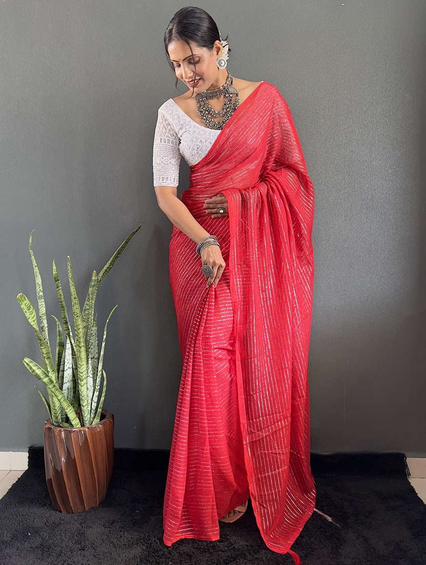 women striped printed saree with blouse - 22041799 - Standard Image - 4