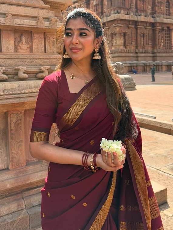 women self design bordered saree with blouse - 22041802 - Standard Image - 4