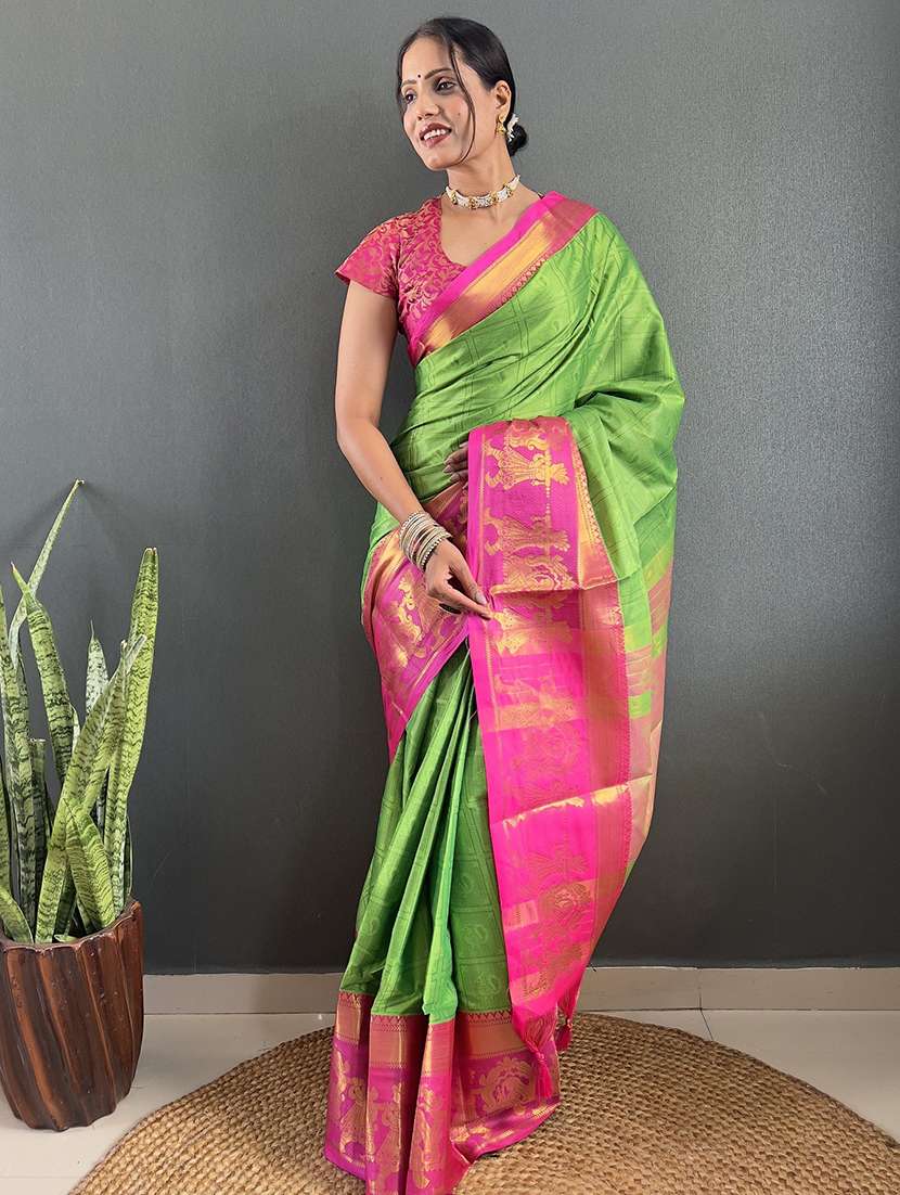 women self design bordered saree with blouse - 22041804 -  Standard Image - 1