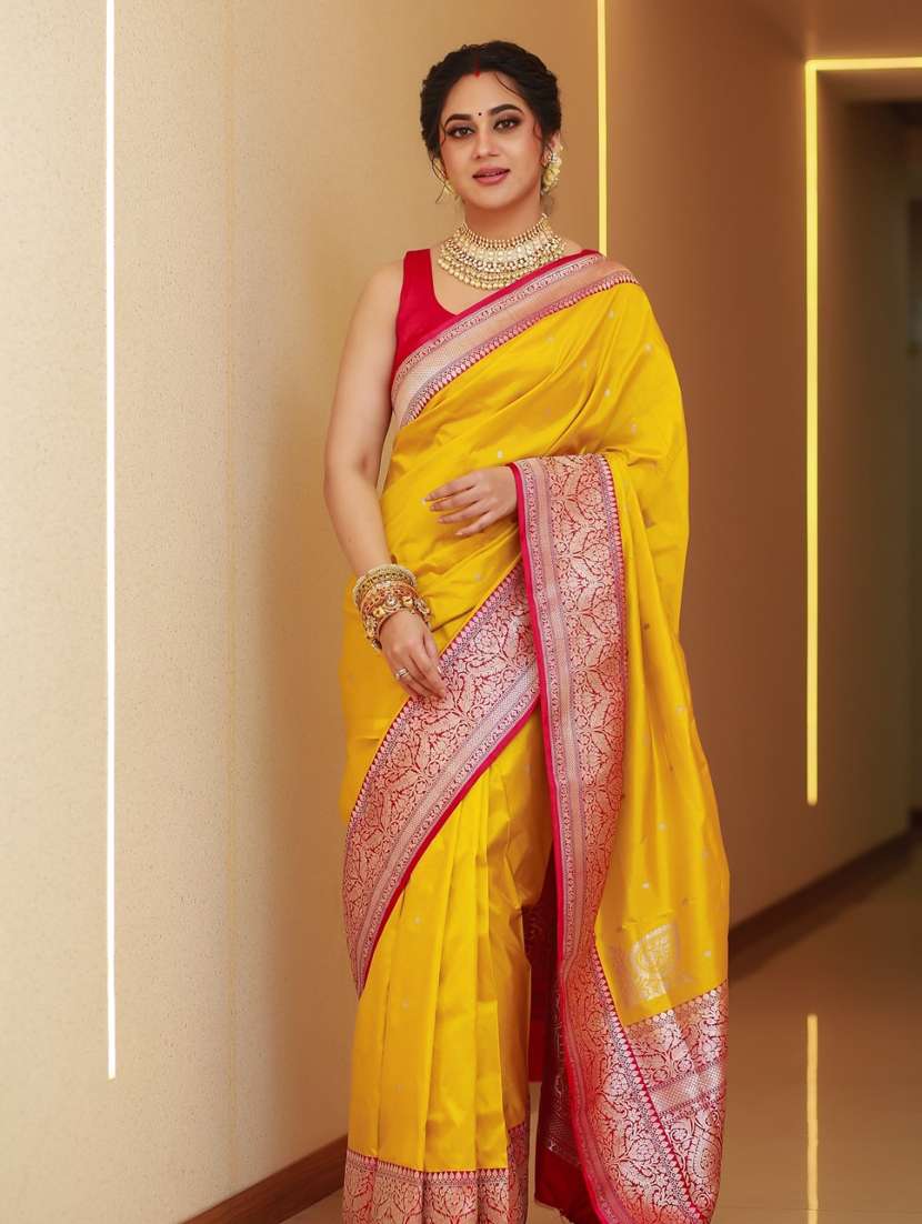 women self design bordered saree with blouse - 22041814 -  Standard Image - 1