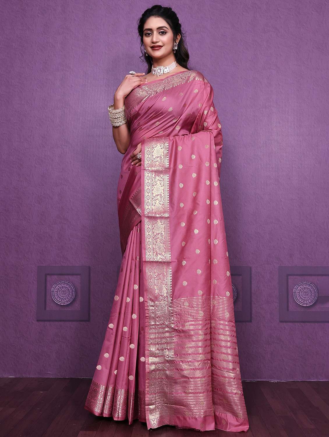 women self design banarasi saree with blouse - 22041822 - Standard Image - 4