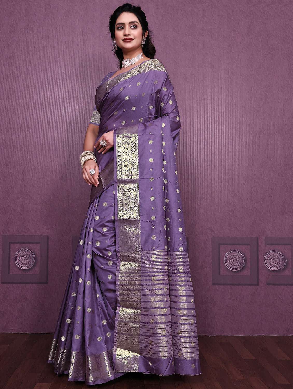 women self design banarasi saree with blouse - 22041831 - Standard Image - 1