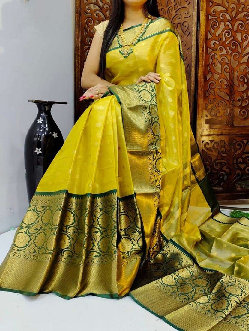 women self design bordered saree with blouse - 22041835 - Standard Image - 1
