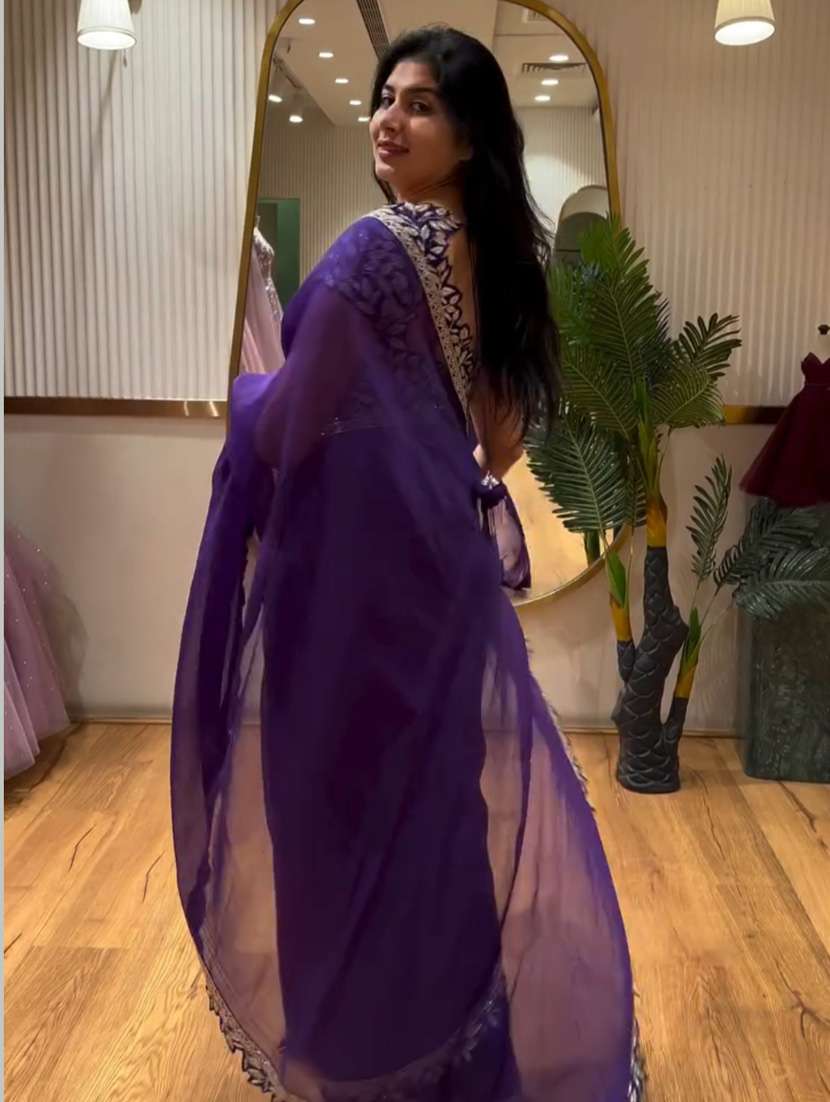 women solid with bordered saree with blouse - 22041866 - Standard Image - 4