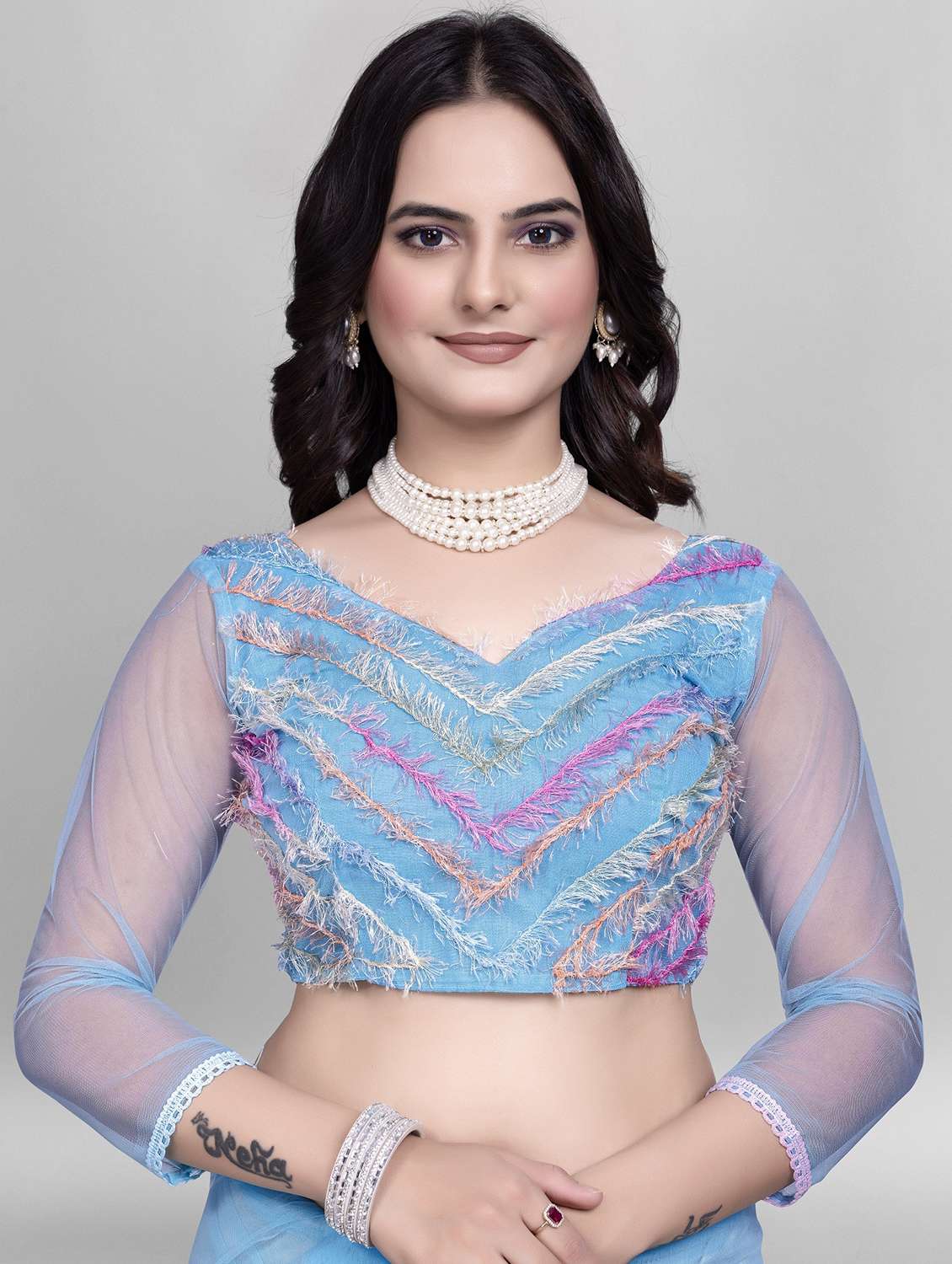 women solid with work embroidered saree with blouse - 22041871 - Standard Image - 4