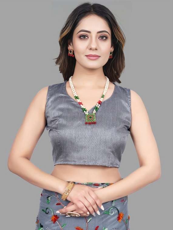 women solid with work embroidered saree with blouse - 22041874 -  Standard Image - 4