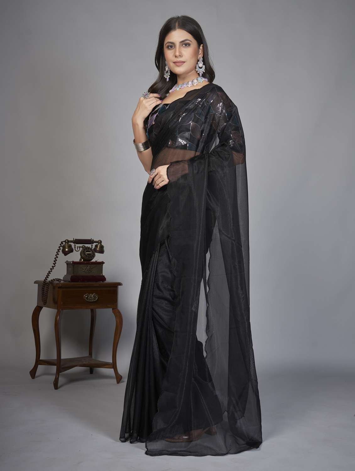 women solid plain saree with blouse - 22041892 -  Standard Image - 1