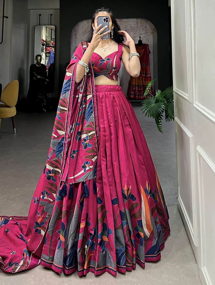 women printed flared lehenga choli with duppata set - 22041990 -  Standard Image - 4