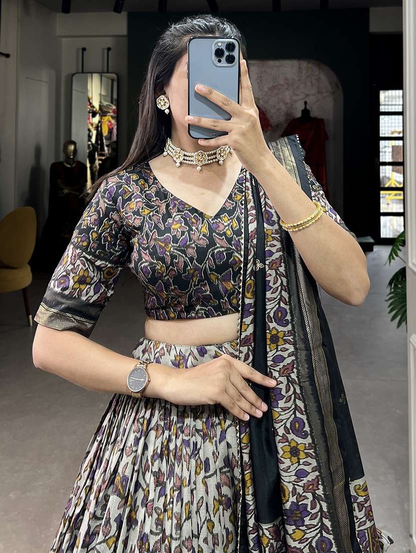 women printed flared lehenga choli with duppata set - 22041991 -  Standard Image - 4