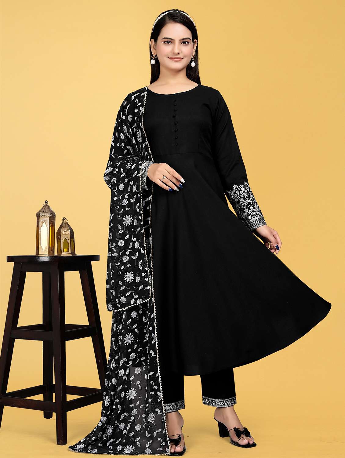 women printed long sleeve kurta pant with dupatta set - 22042179 -  Standard Image - 1