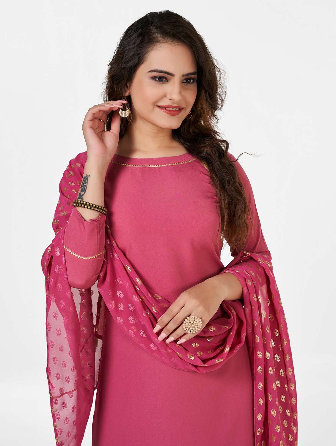 women solid three quarter sleeve kurta pant with dupatta set - 22042182 -  Standard Image - 4