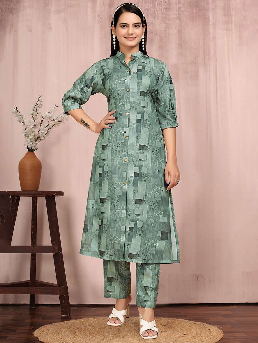 women printed three quarter sleeve kurta and pant set