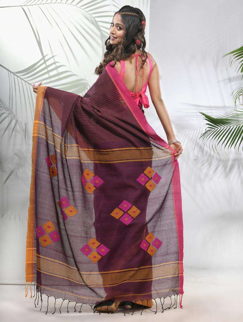 women self design handloom saree with blouse - 22042693 -  Standard Image - 1
