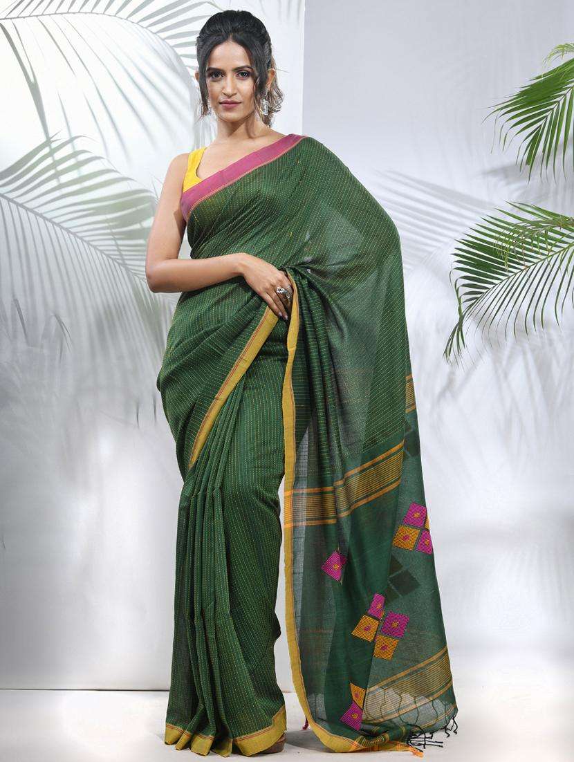 women self design handloom saree with blouse