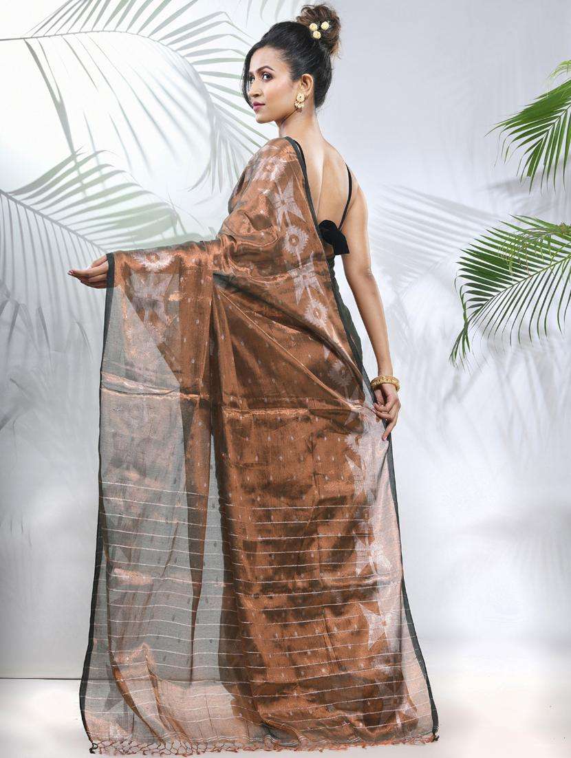 women self design handloom saree with blouse - 22042699 -  Standard Image - 1