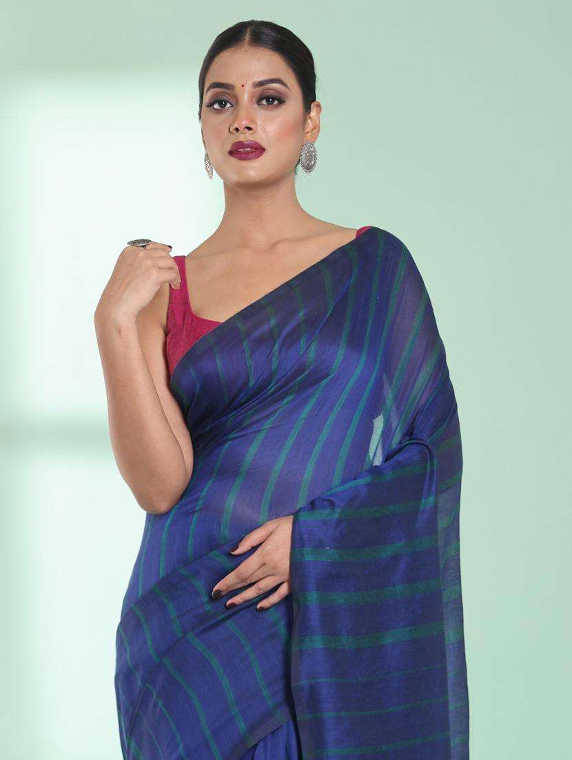 women striped handloom saree with blouse - 22042737 -  Standard Image - 1