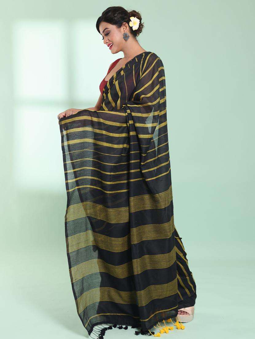 women striped handloom saree with blouse - 22042738 -  Standard Image - 1