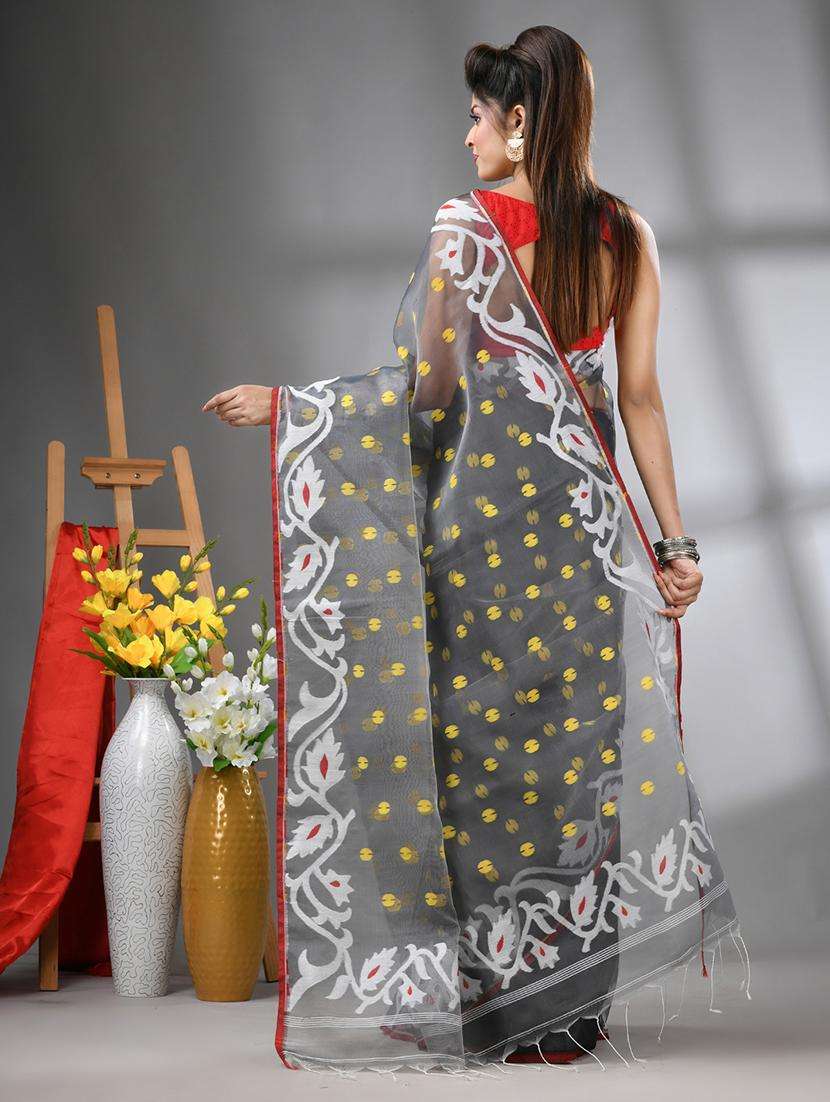 women self design handloom saree with blouse - 22042836 -  Standard Image - 1