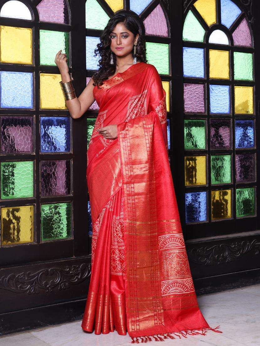 women printed bordered saree with blouse
