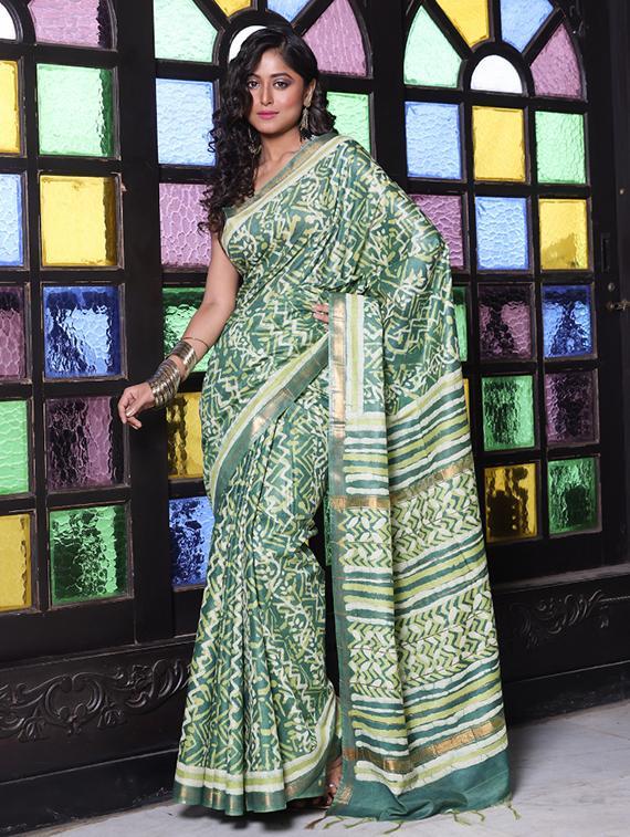 women printed casual wear saree with blouse - 22042885 - Zoom Image - 0