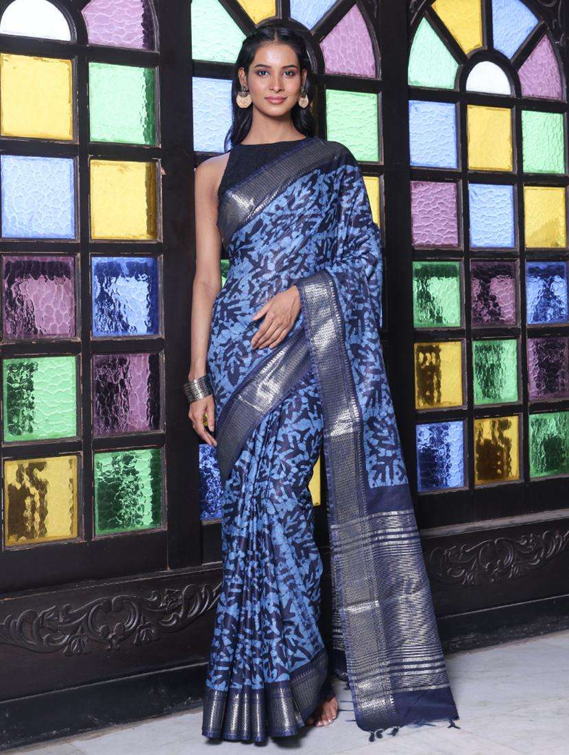women printed bordered saree with blouse