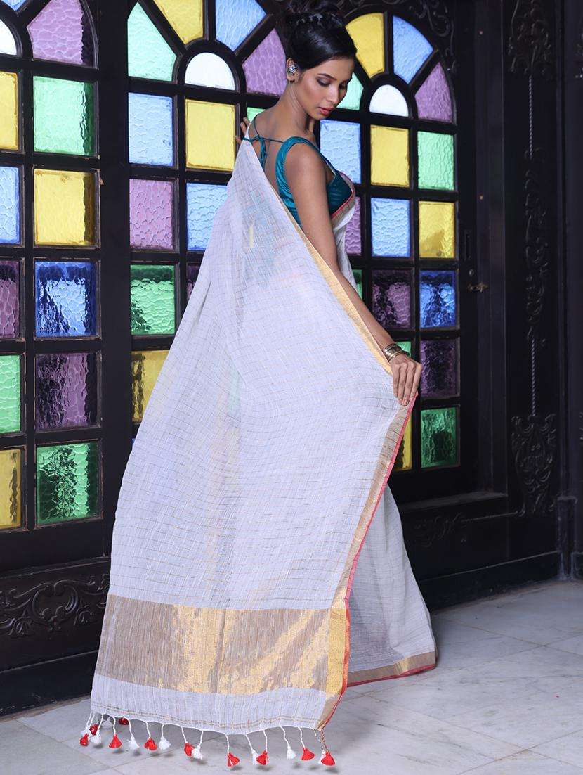 women checkered handloom saree with blouse - 22042891 -  Standard Image - 1