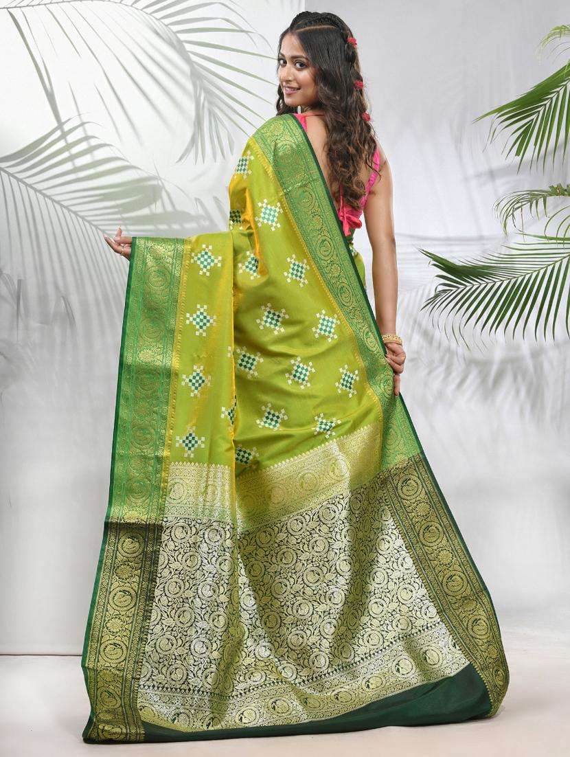 women self design banarasi saree with blouse - 22042943 -  Standard Image - 1