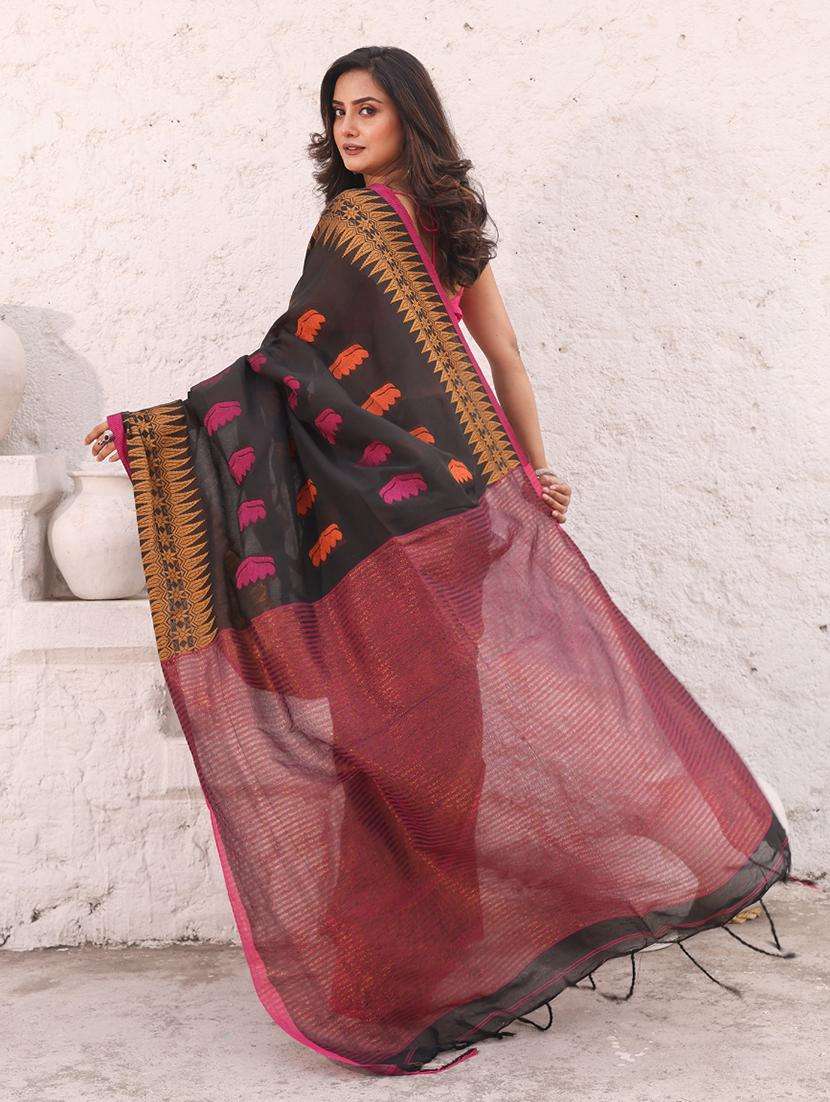 women self design bordered saree with blouse - 22042981 -  Standard Image - 1