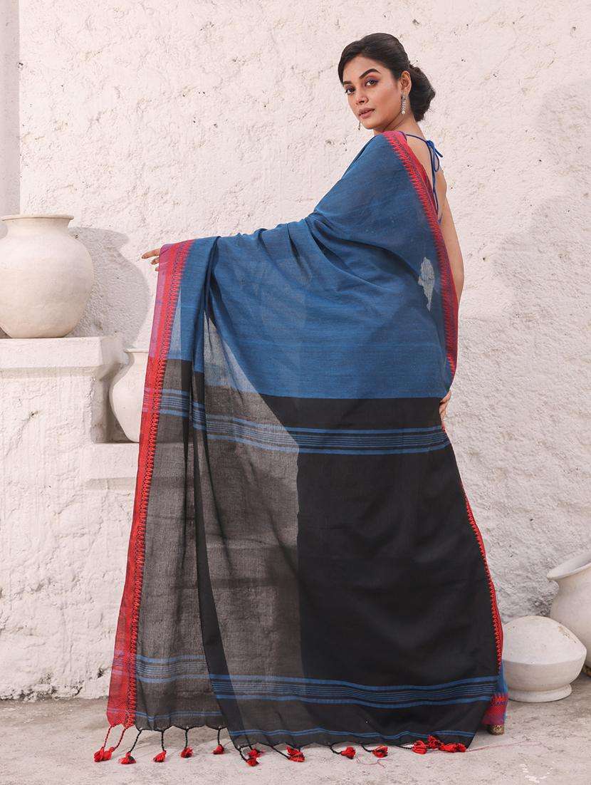 women solid with bordered handloom saree with blouse - 22042987 -  Standard Image - 1