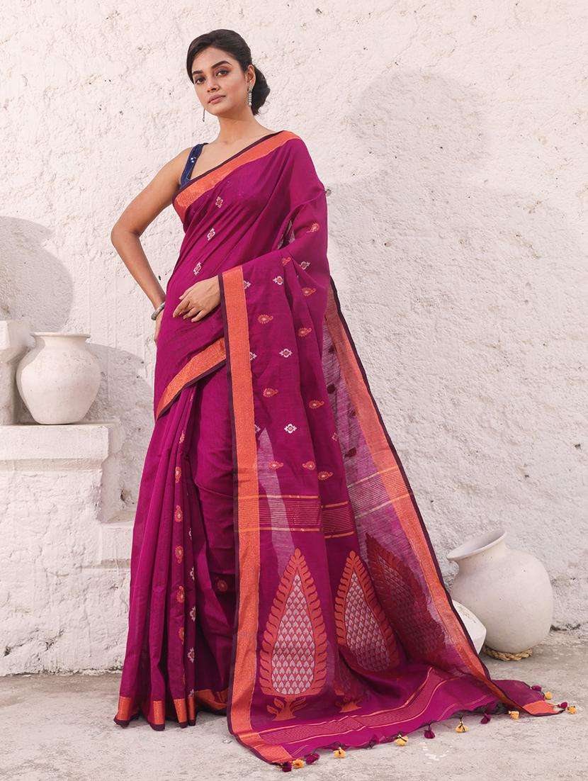 women self design handloom saree with blouse