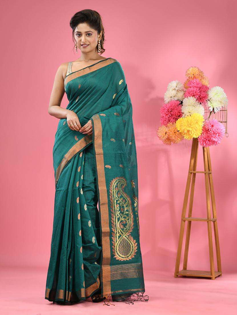 women self design handloom saree with blouse