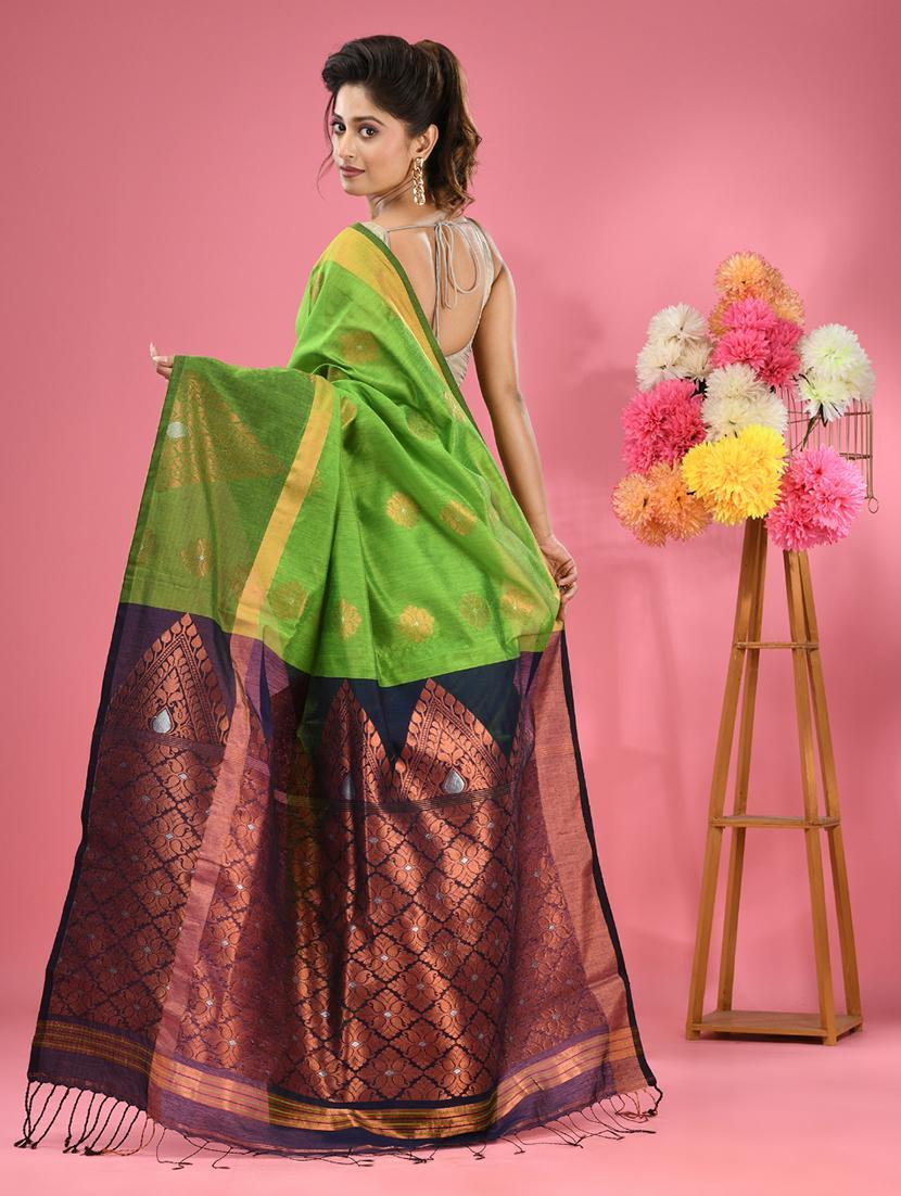 women self design handloom saree with blouse - 22043085 - Standard Image - 1
