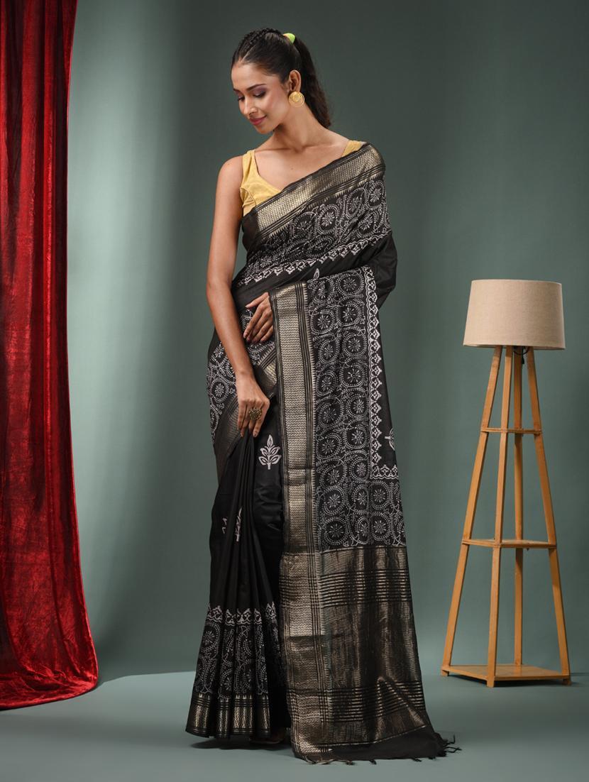 women printed bordered saree with blouse - 22043110 - Zoom Image - 0