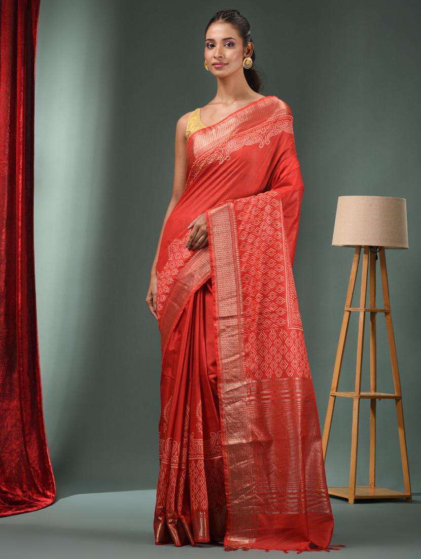 women printed bordered saree with blouse