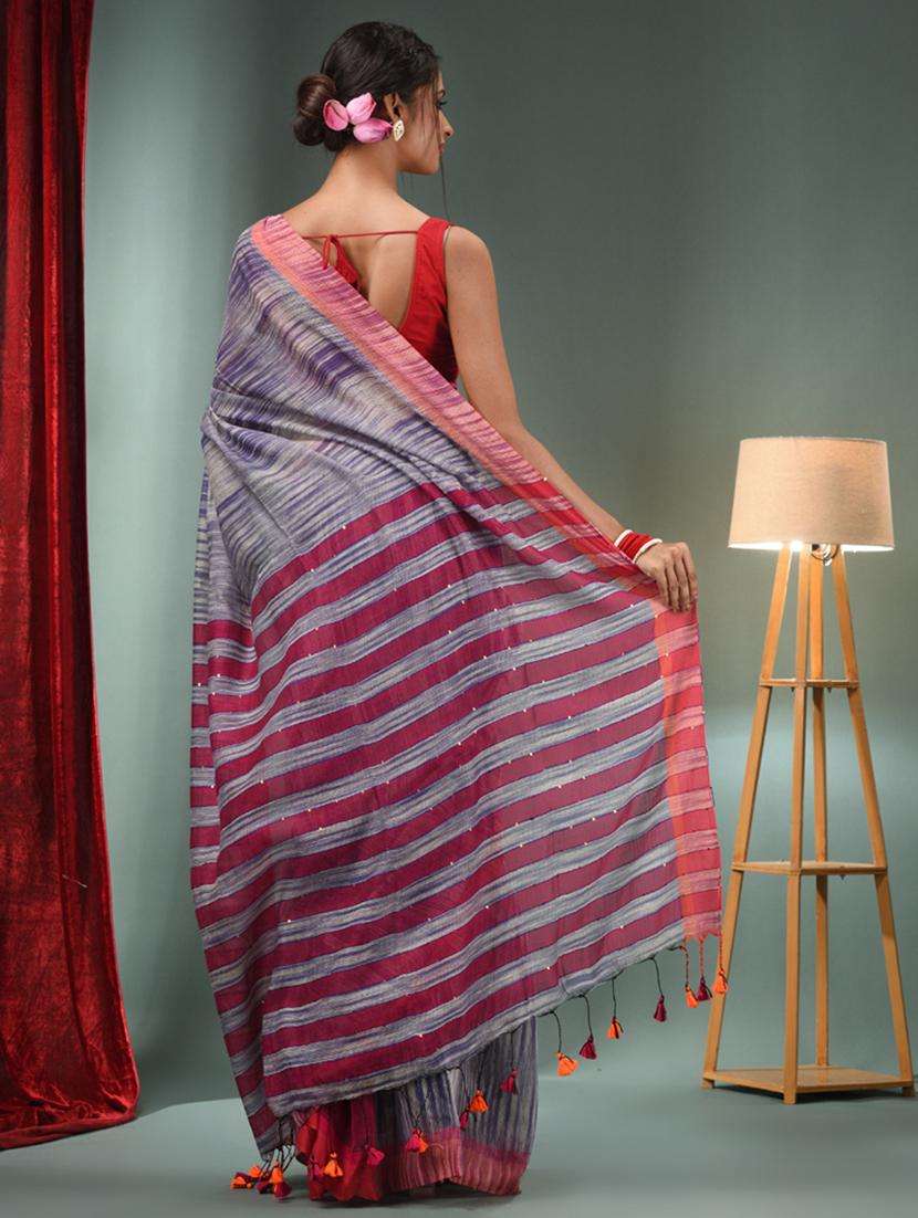 women solid with striped pallu handloom saree with blouse - 22043137 -  Standard Image - 1